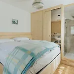 Montana ゲストハウス 3*